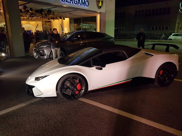 Lamborghini Bergamo - recensioni, foto, numero di telefono e indirizzo -  Meccanici a Lombardia 